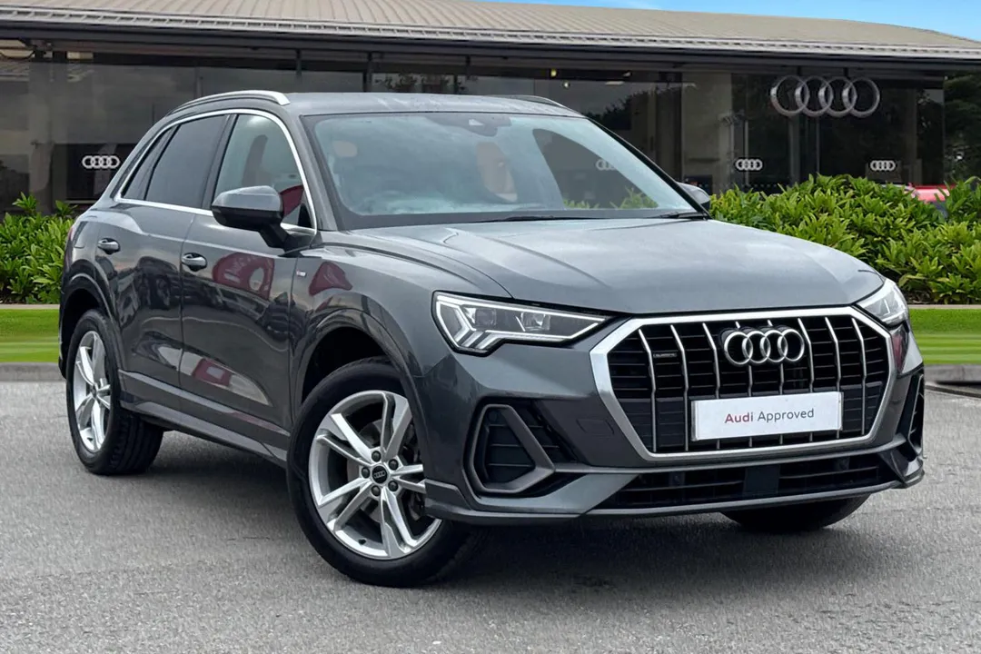 Audi Q3 video thumbnail