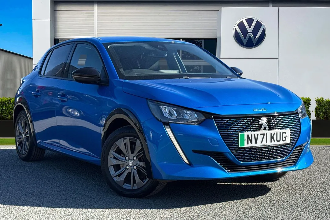 PEUGEOT e-208 video thumbnail