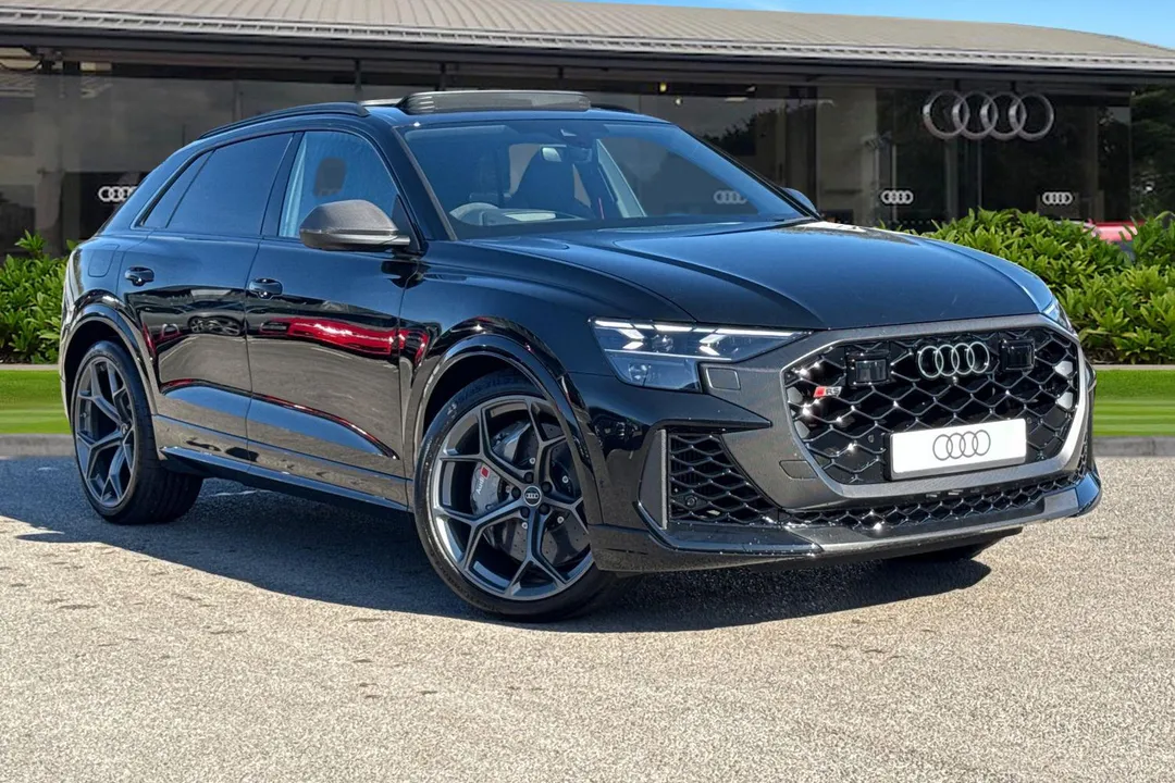 Audi RS Q8 video thumbnail