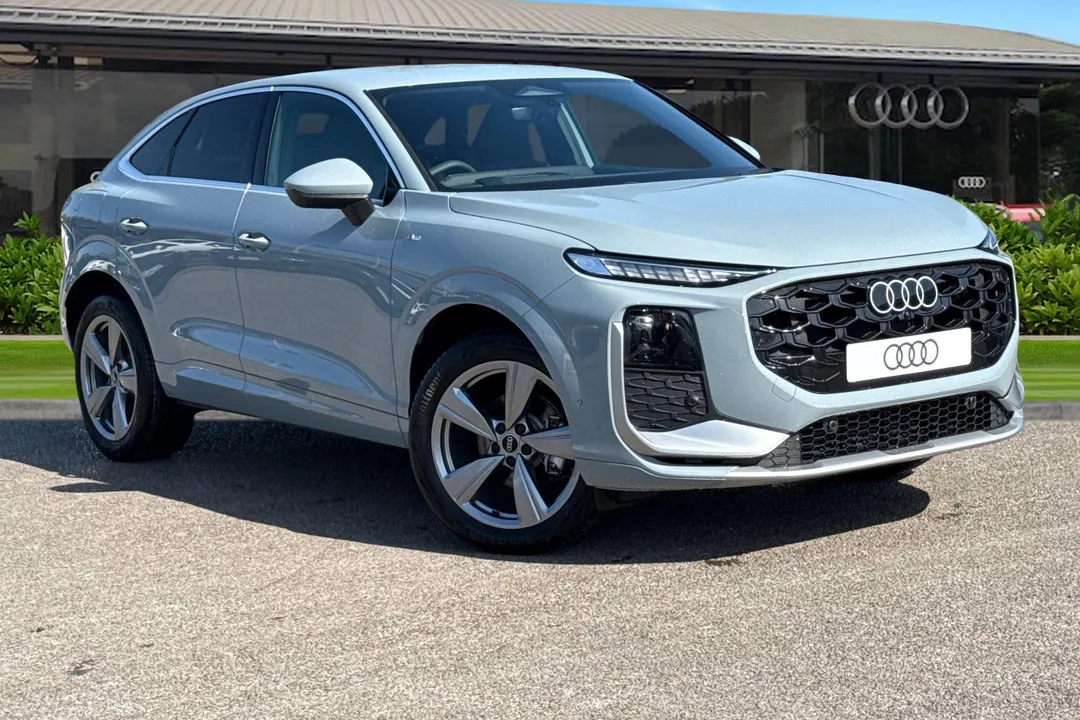 Audi Q3 video thumbnail