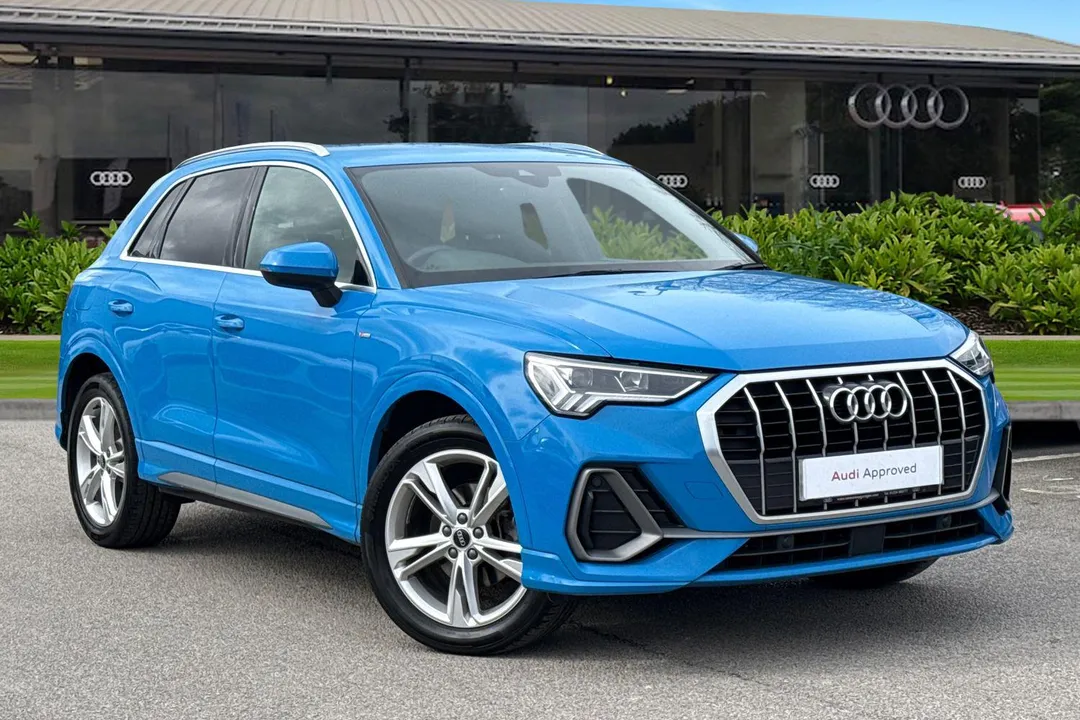 Audi Q3 video thumbnail