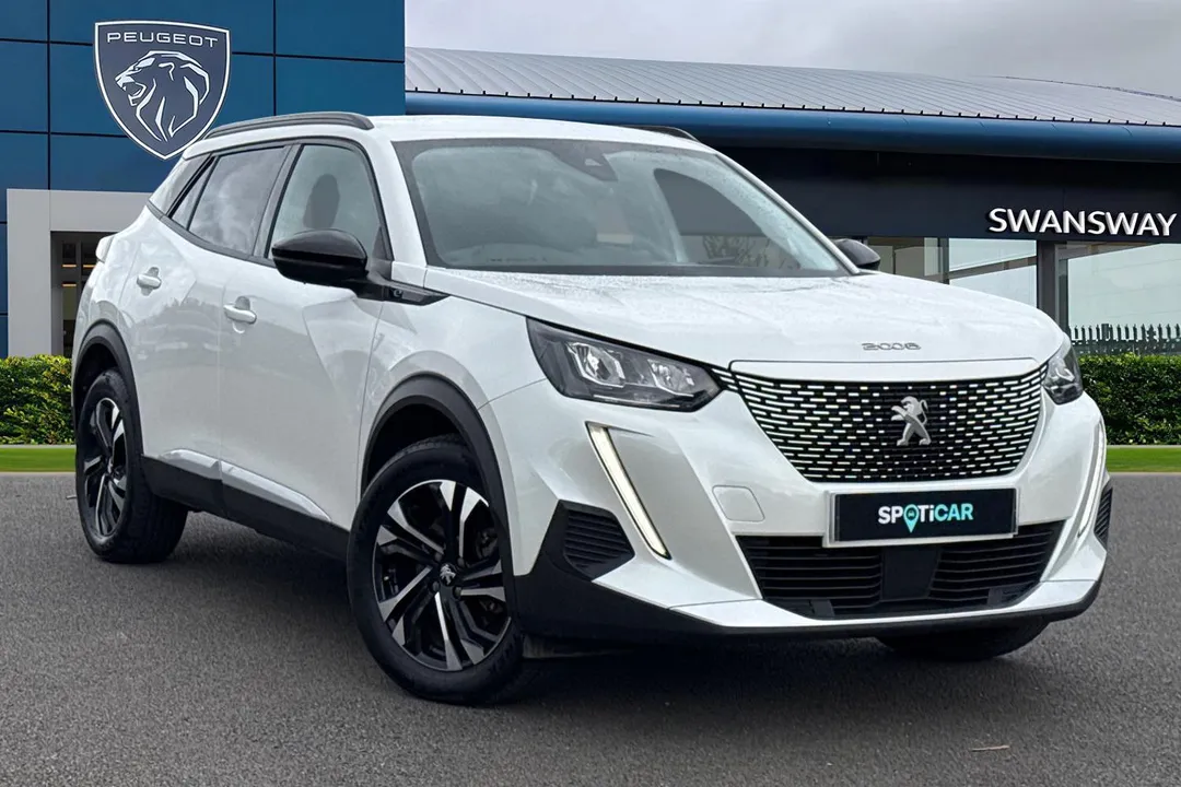 PEUGEOT e-2008 video thumbnail