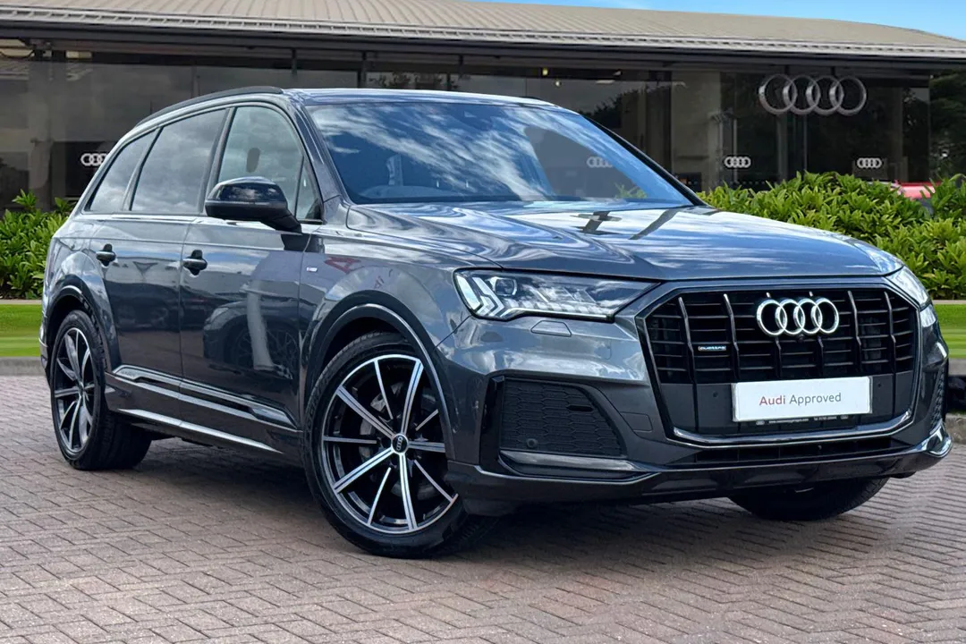 Audi Q7 video thumbnail