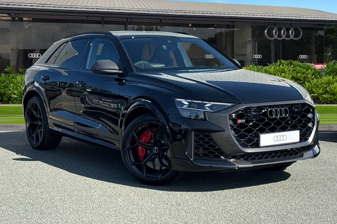 Audi RS Q8 video thumbnail