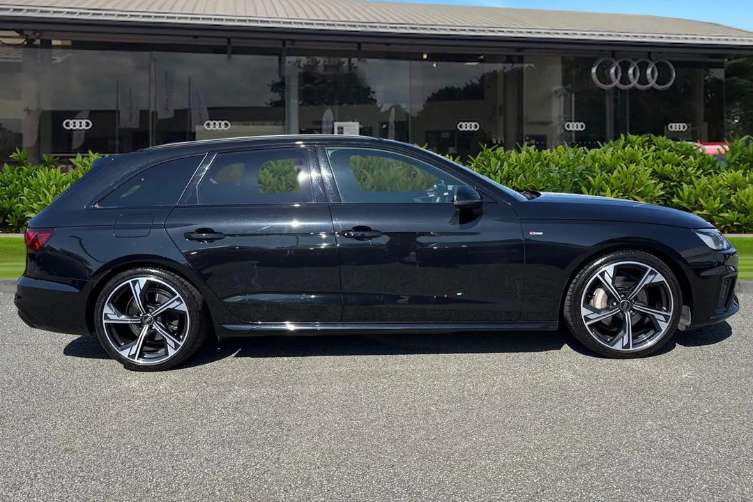 HJ23XAZ Audi A4 Avant Avant Black Edition 40 TFSI 204 PS S tronic HJ23XAZ Audi A4 Avant Avant Black Edition 40 TFSI 204 PS S tronic