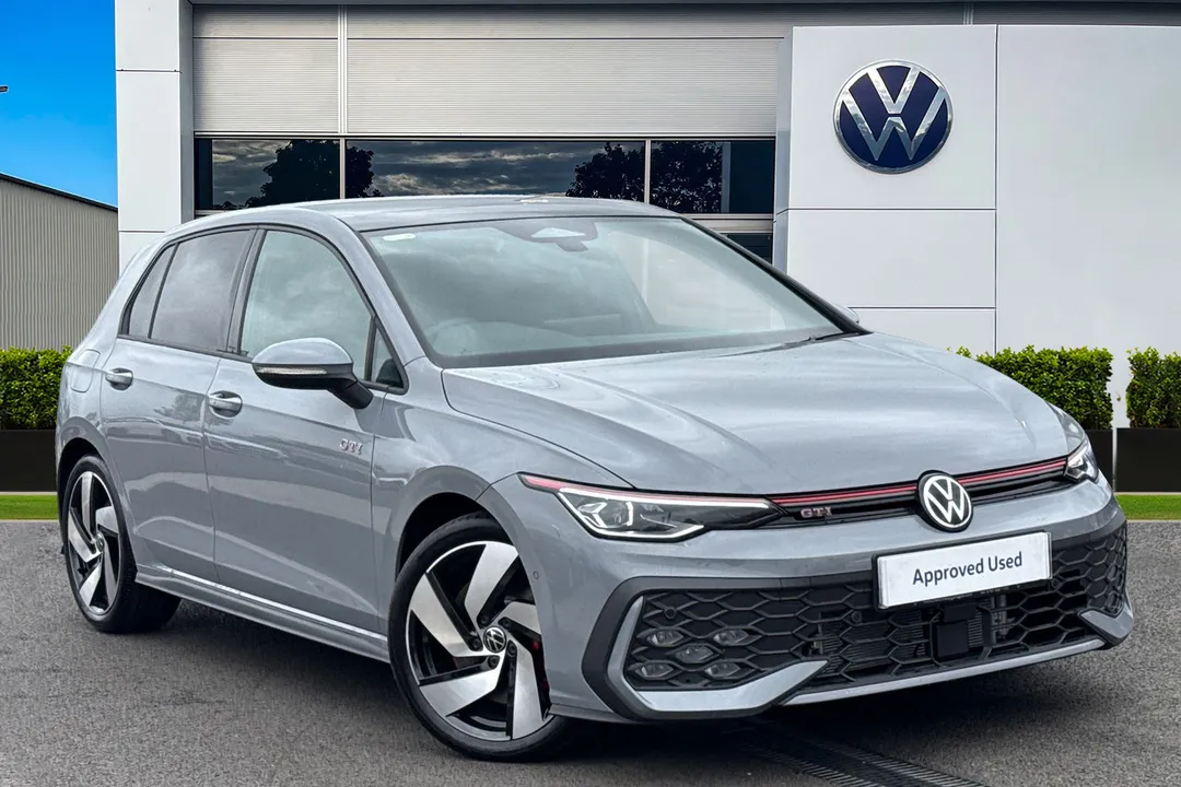 Volkswagen Golf video thumbnail