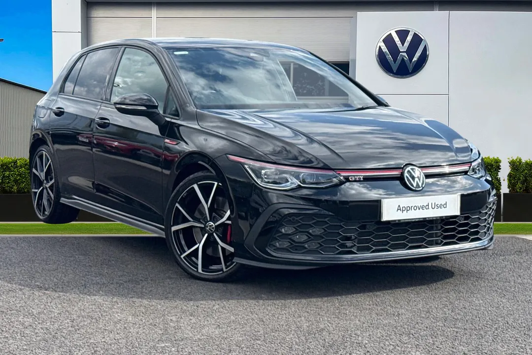 Volkswagen Golf video thumbnail