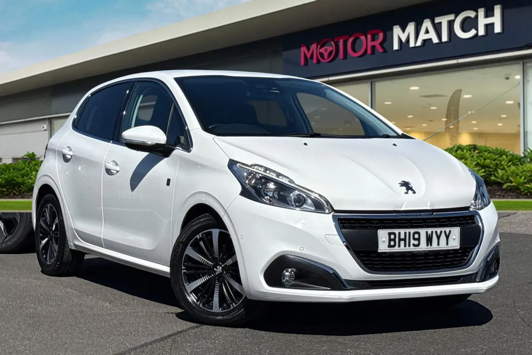PEUGEOT 208 video thumbnail
