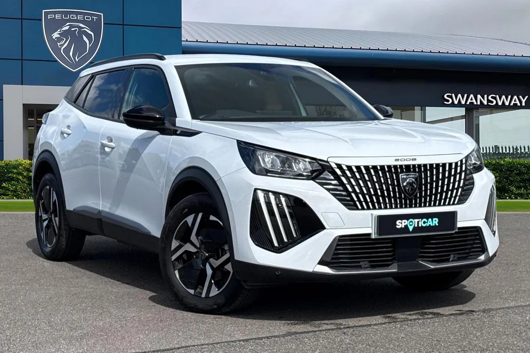 PEUGEOT e-2008 video thumbnail