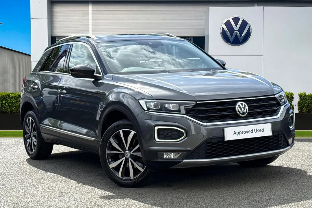 Volkswagen T-Roc video thumbnail
