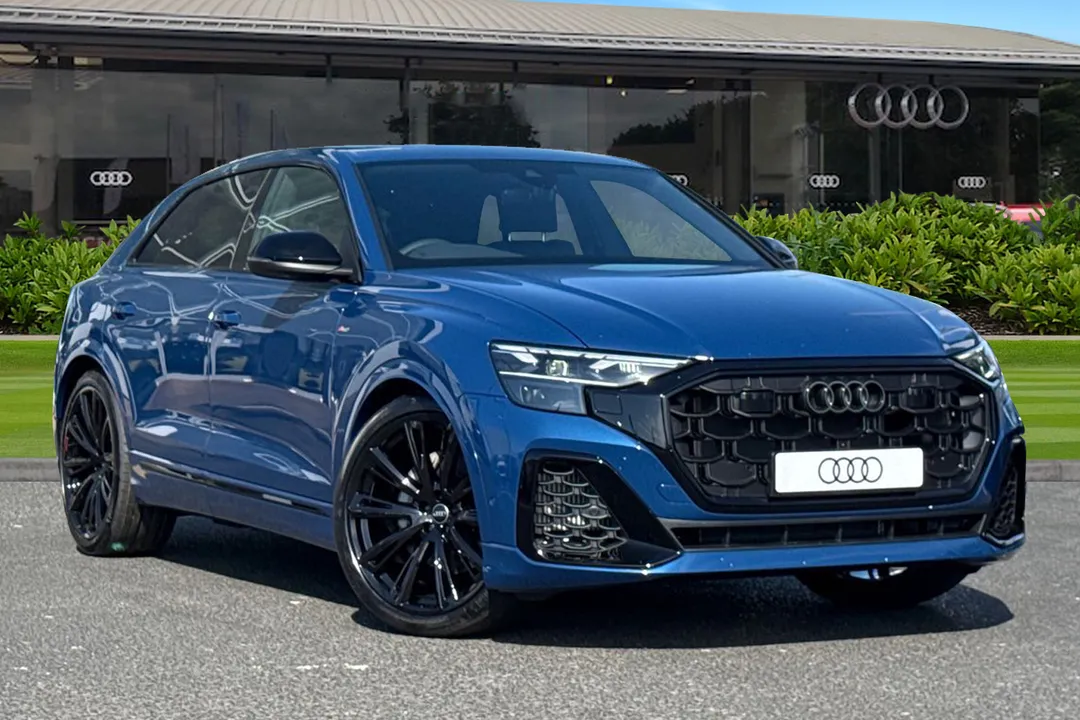Audi Q8 video thumbnail