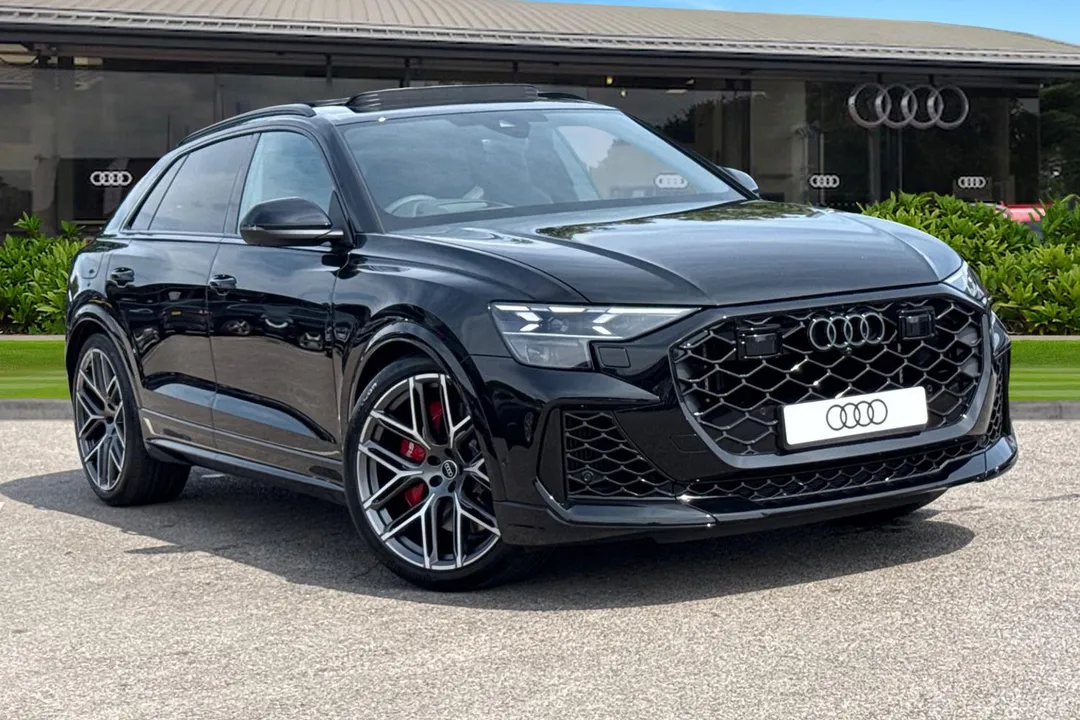 Audi RS Q8 video thumbnail