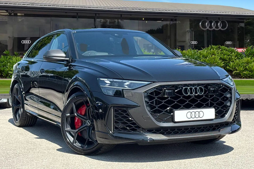 Audi RS Q8 video thumbnail