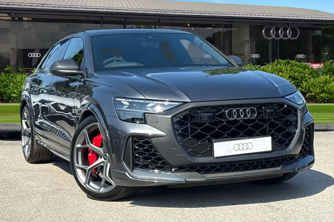 Audi RS Q8 video thumbnail