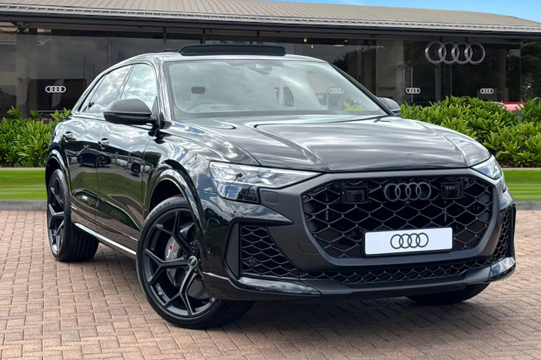 Audi RS Q8 video thumbnail