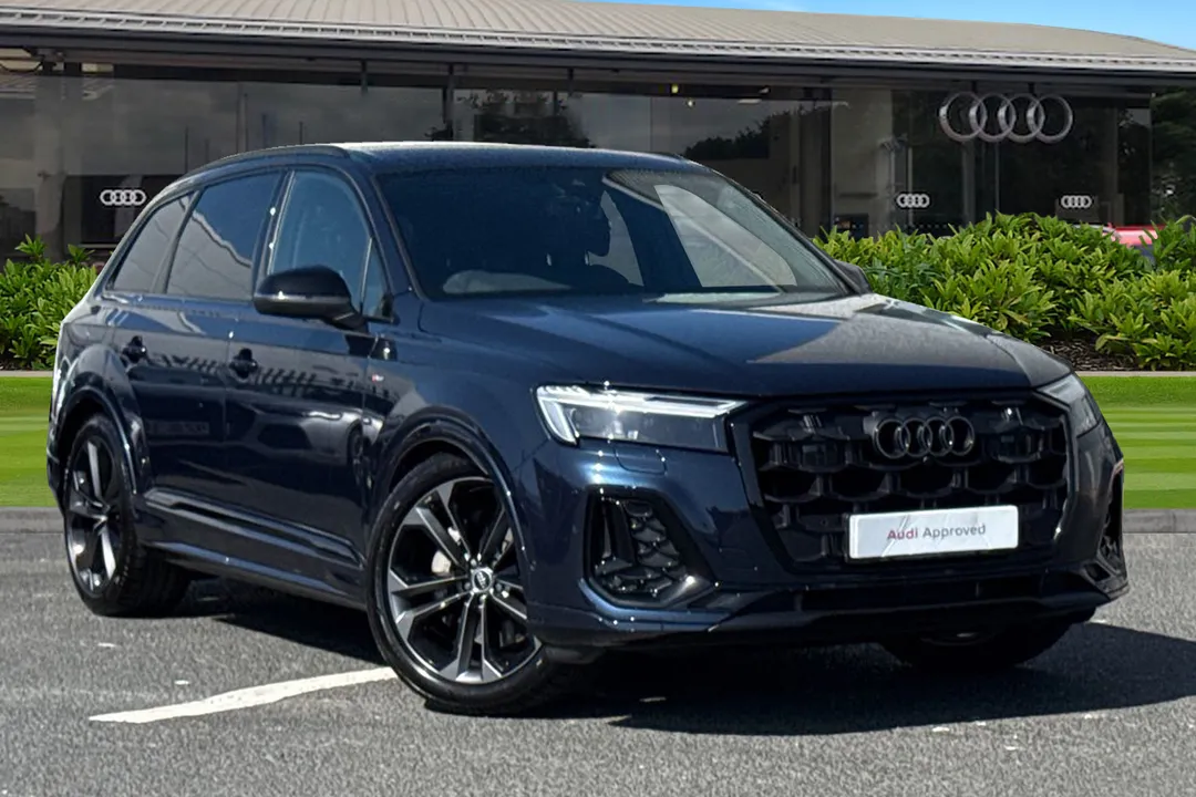 Audi Q7 video thumbnail