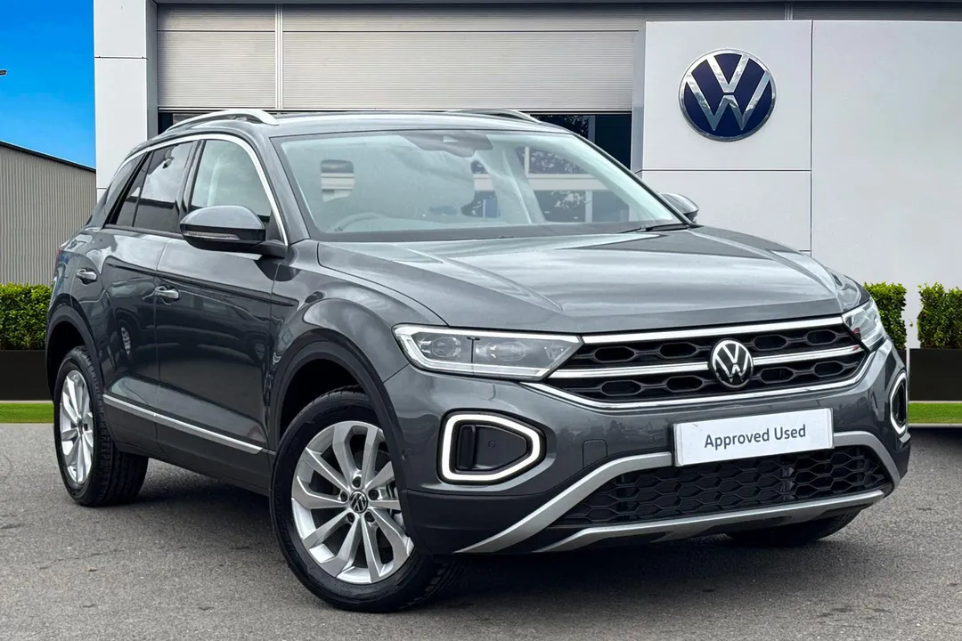 Volkswagen T-Roc video thumbnail