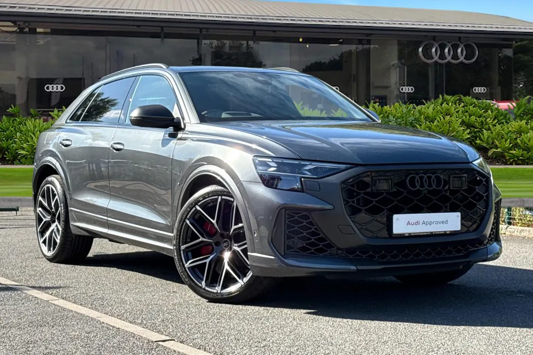 Audi RS Q8 video thumbnail