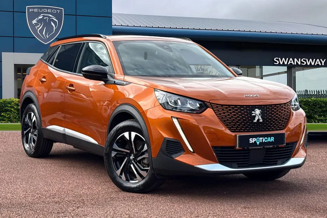 PEUGEOT e-2008 video thumbnail