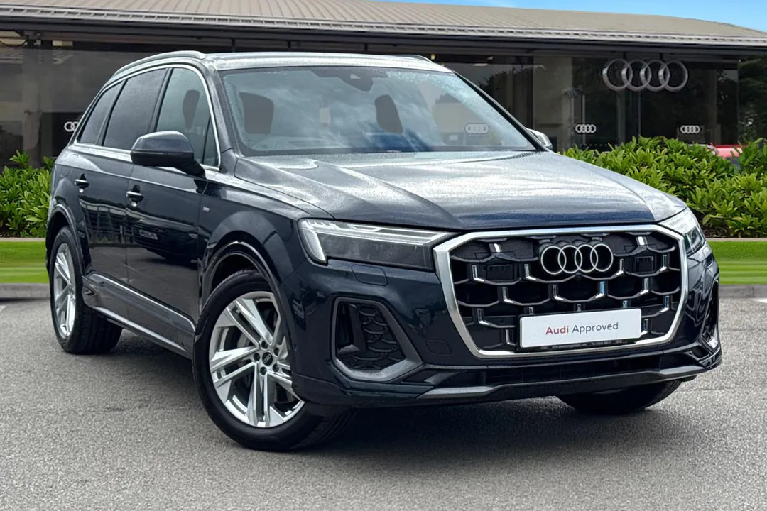 Audi Q7 video thumbnail