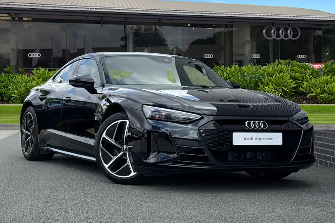 Audi e-tron GT video thumbnail