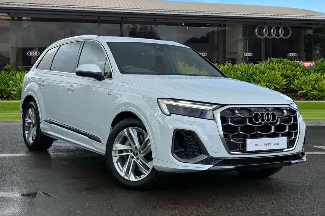 Audi Q7 video thumbnail