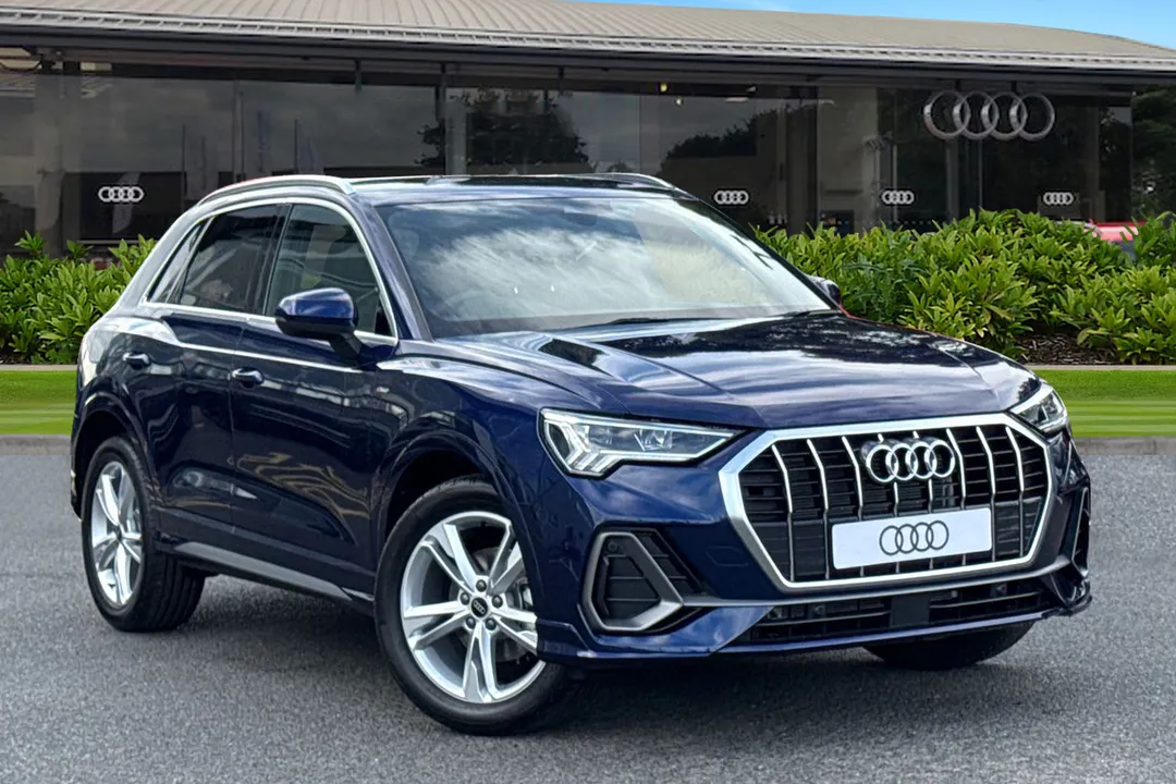 Audi Q3 video thumbnail