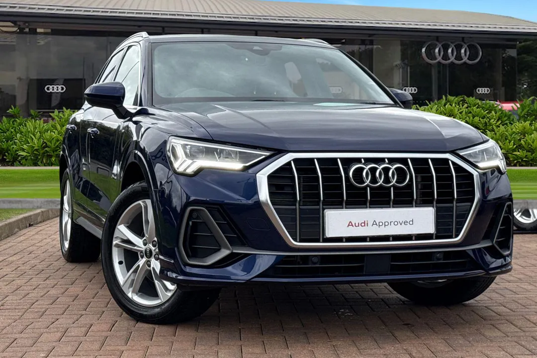 Audi Q3 video thumbnail