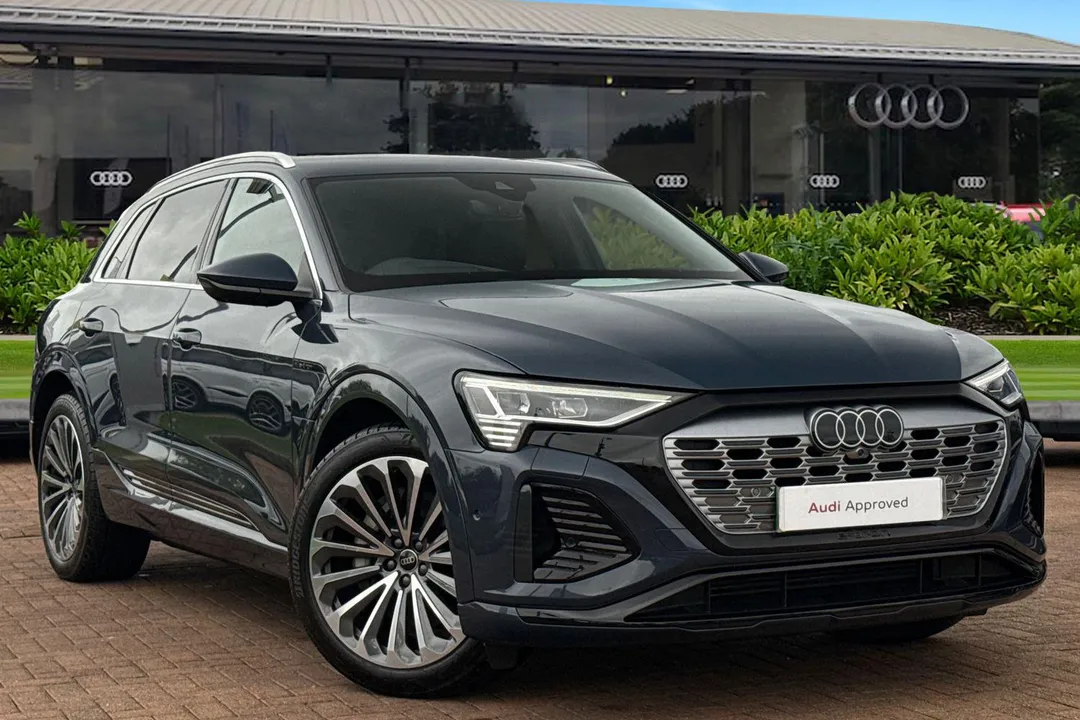 Audi Q8 e-tron video thumbnail