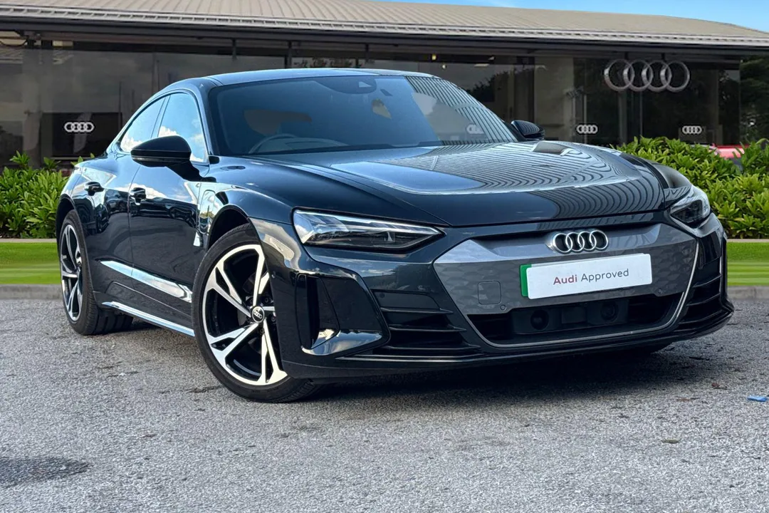 Audi e-tron GT video thumbnail