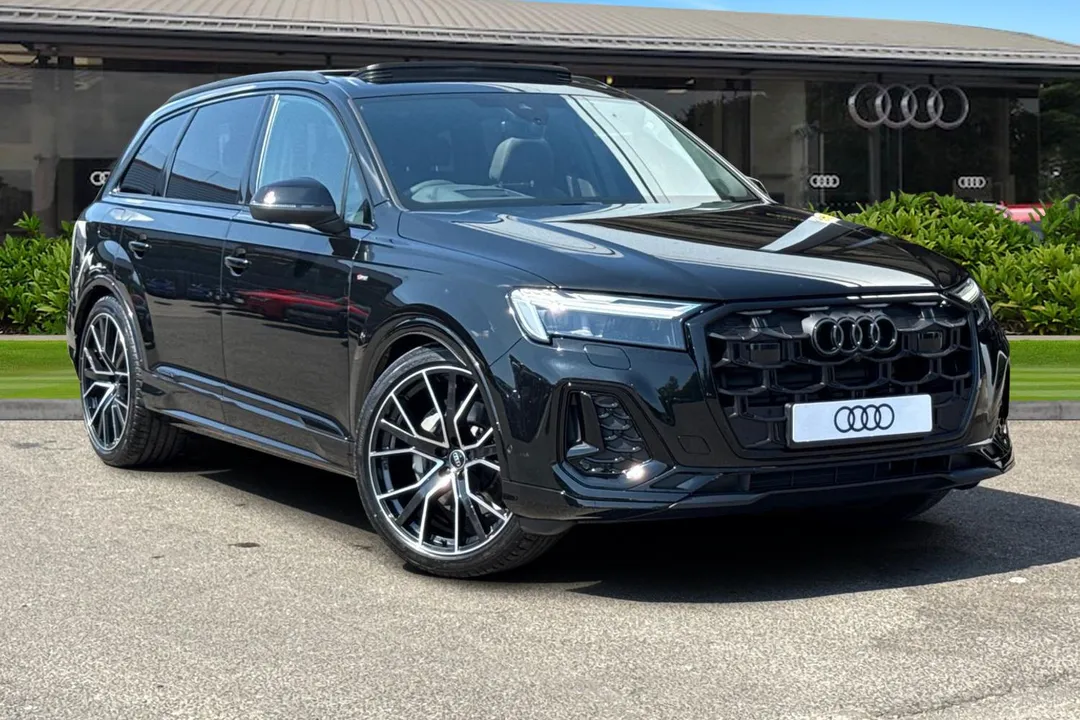 Audi Q7 video thumbnail