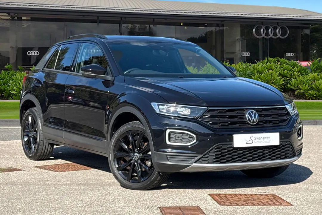Volkswagen T-Roc video thumbnail