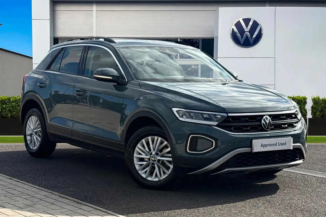 Volkswagen T-Roc video thumbnail