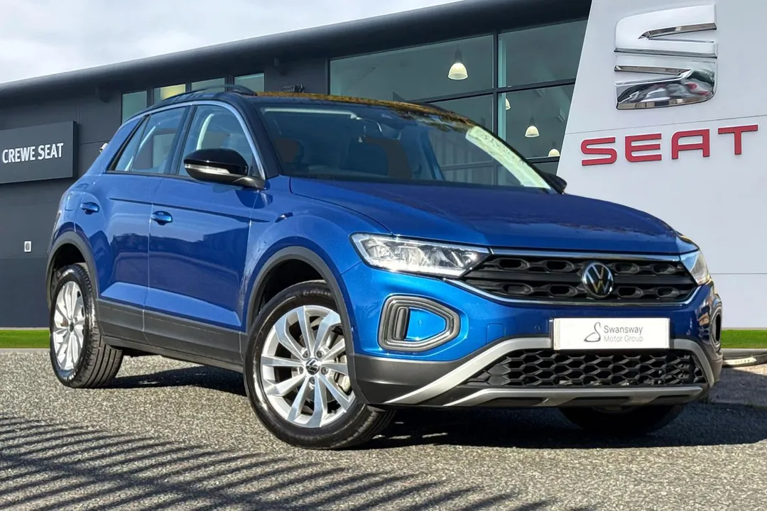 Volkswagen T-Roc video thumbnail