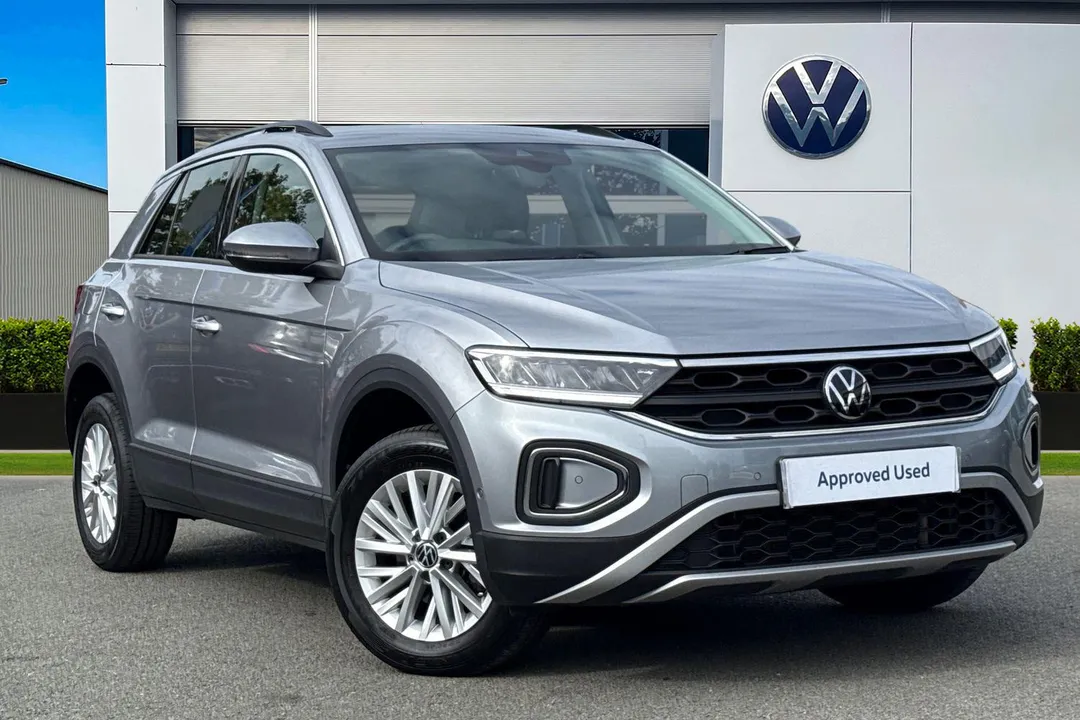 Volkswagen T-Roc video thumbnail