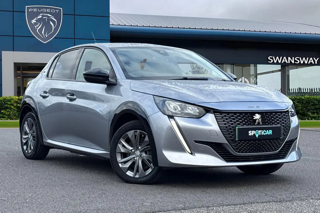 PEUGEOT e-208 video thumbnail