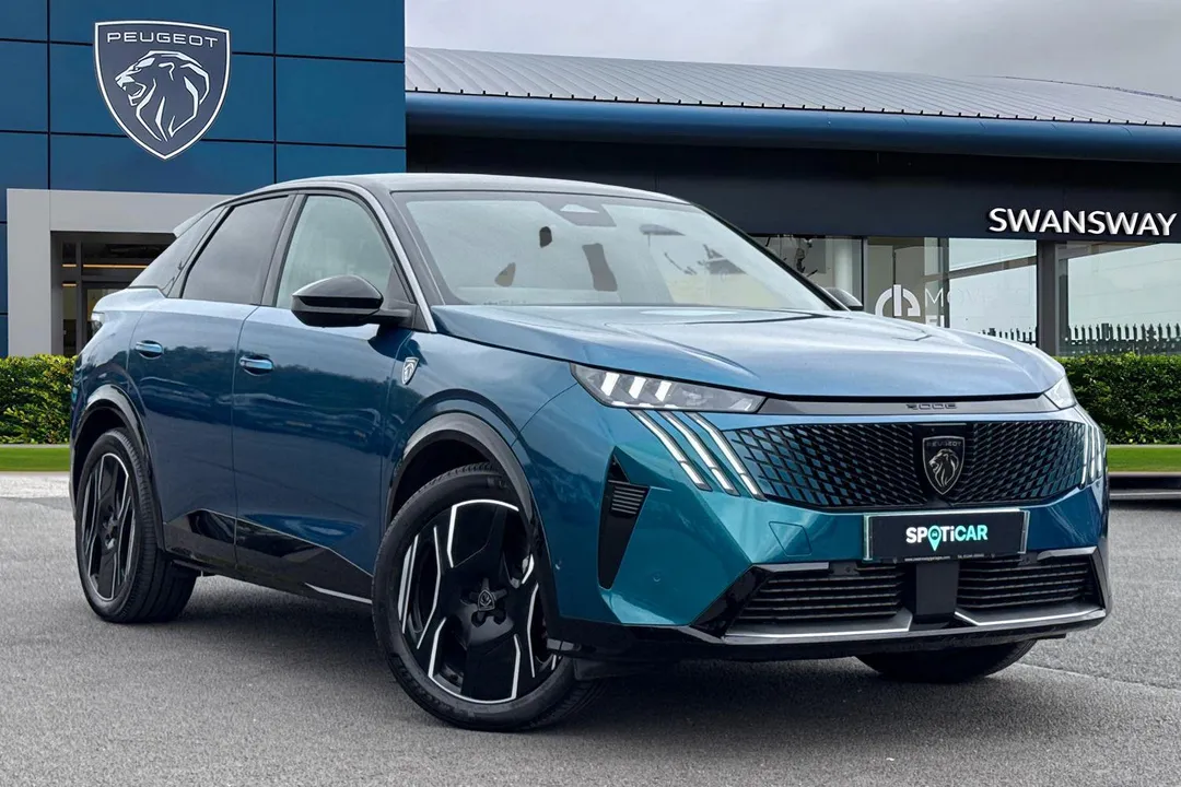 PEUGEOT E-3008 video thumbnail