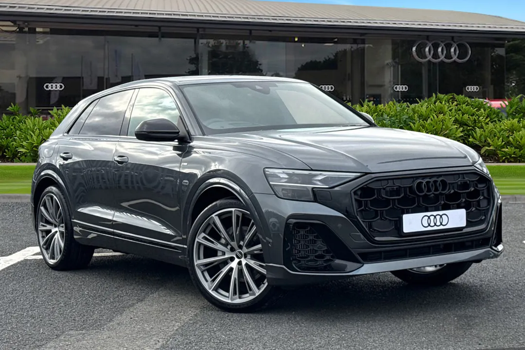 Audi Q8 video thumbnail