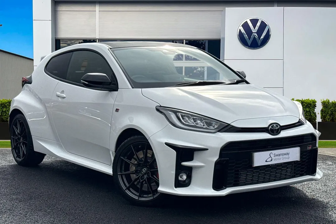 Toyota Yaris video thumbnail