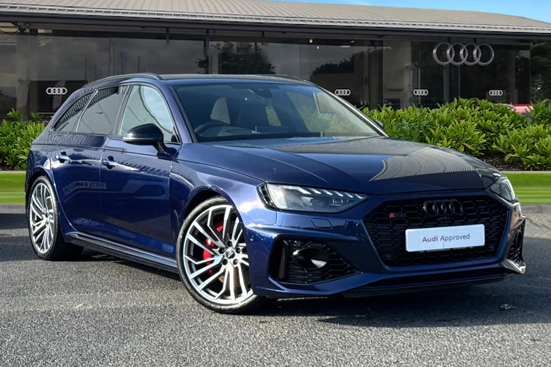 Audi RS 4 Avant video thumbnail
