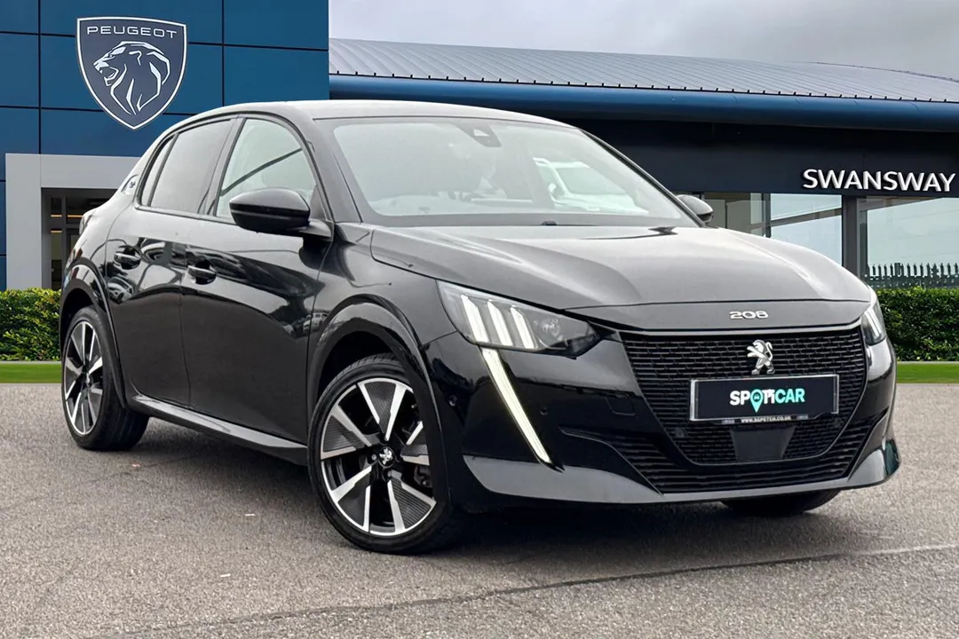 PEUGEOT e-208 video thumbnail