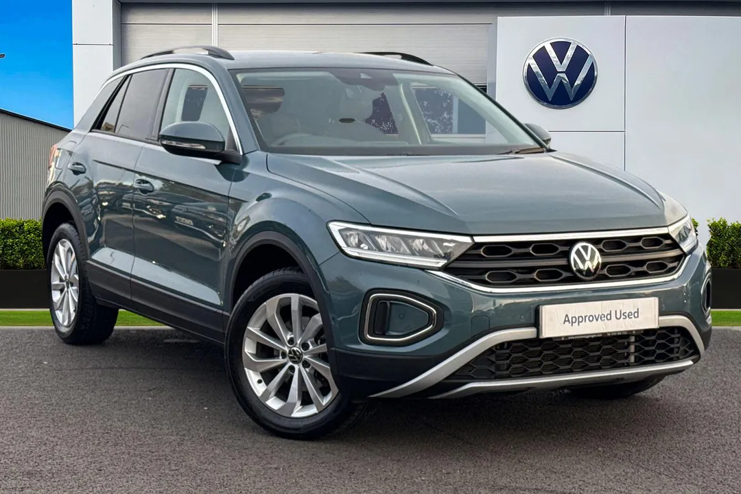 Volkswagen T-Roc video thumbnail