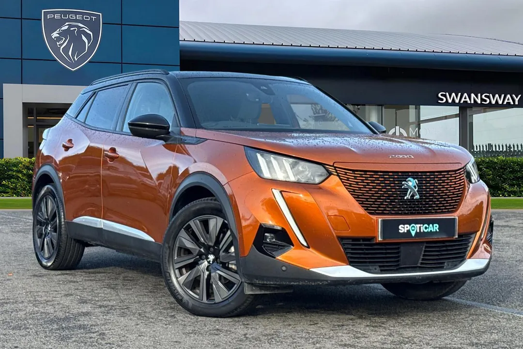 PEUGEOT e-2008 video thumbnail