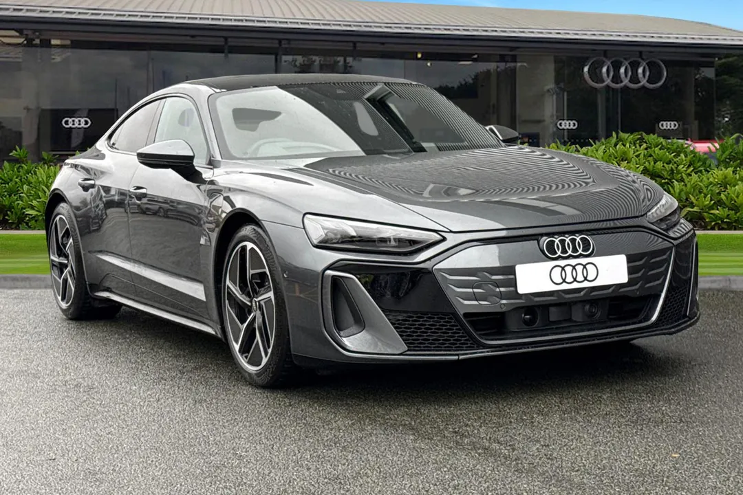 Audi e-tron GT video thumbnail