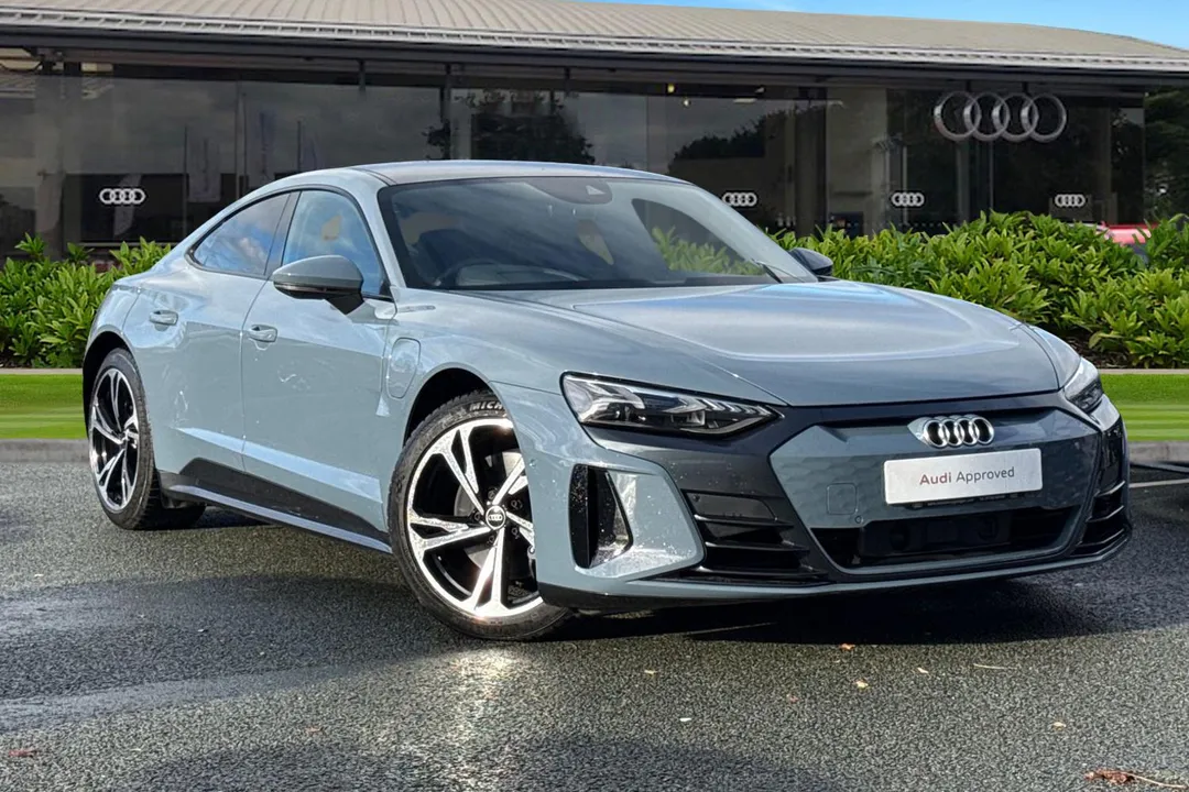 Audi e-tron GT video thumbnail