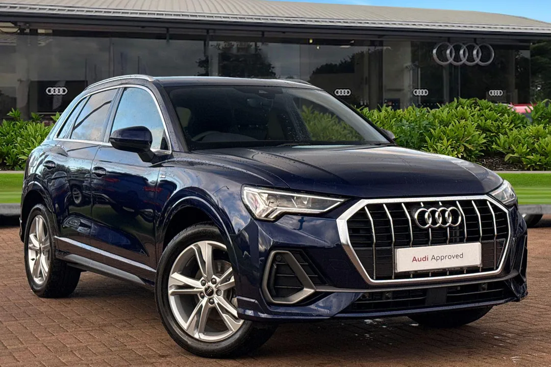 Audi Q3 video thumbnail