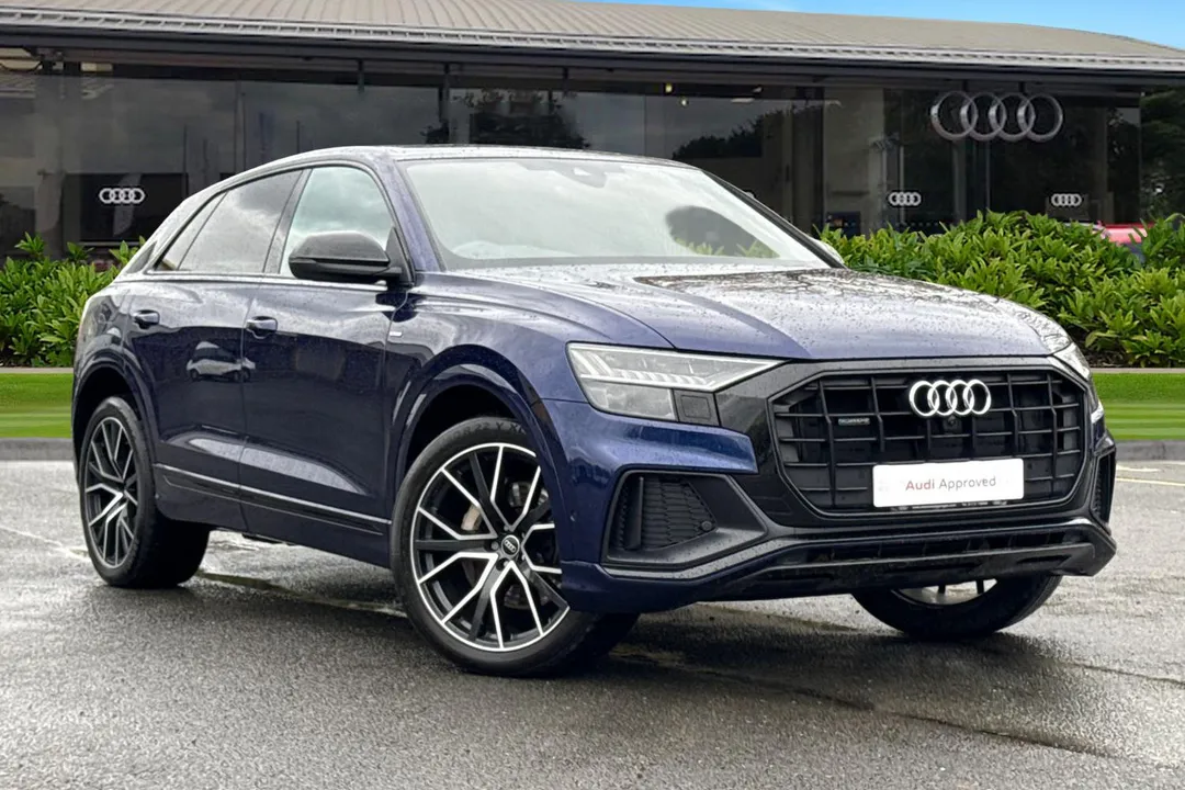 Audi Q8 video thumbnail