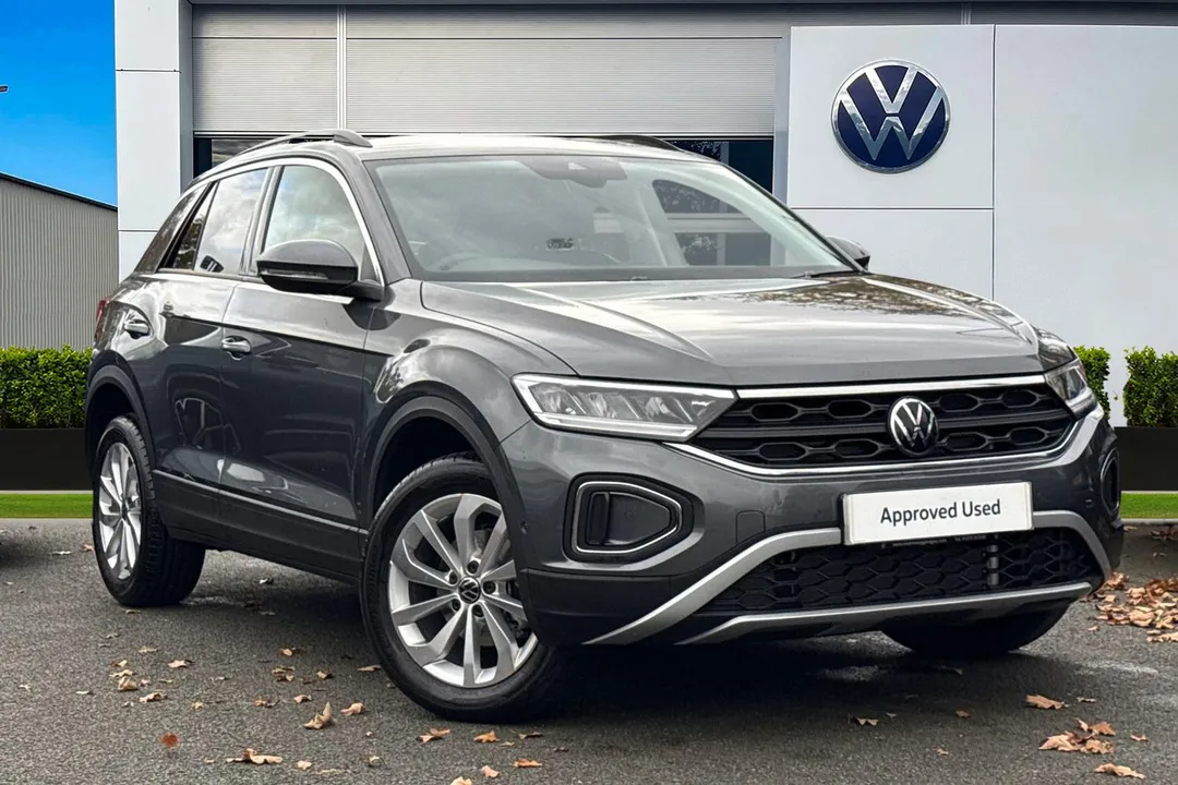Volkswagen T-Roc video thumbnail
