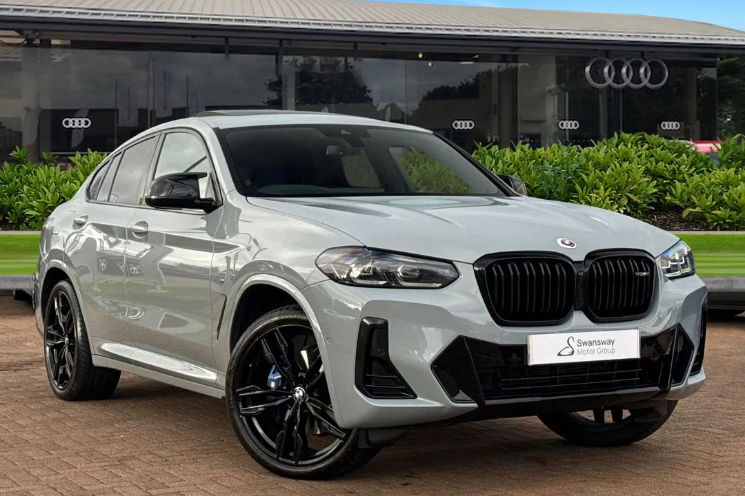 BMW X4 video thumbnail