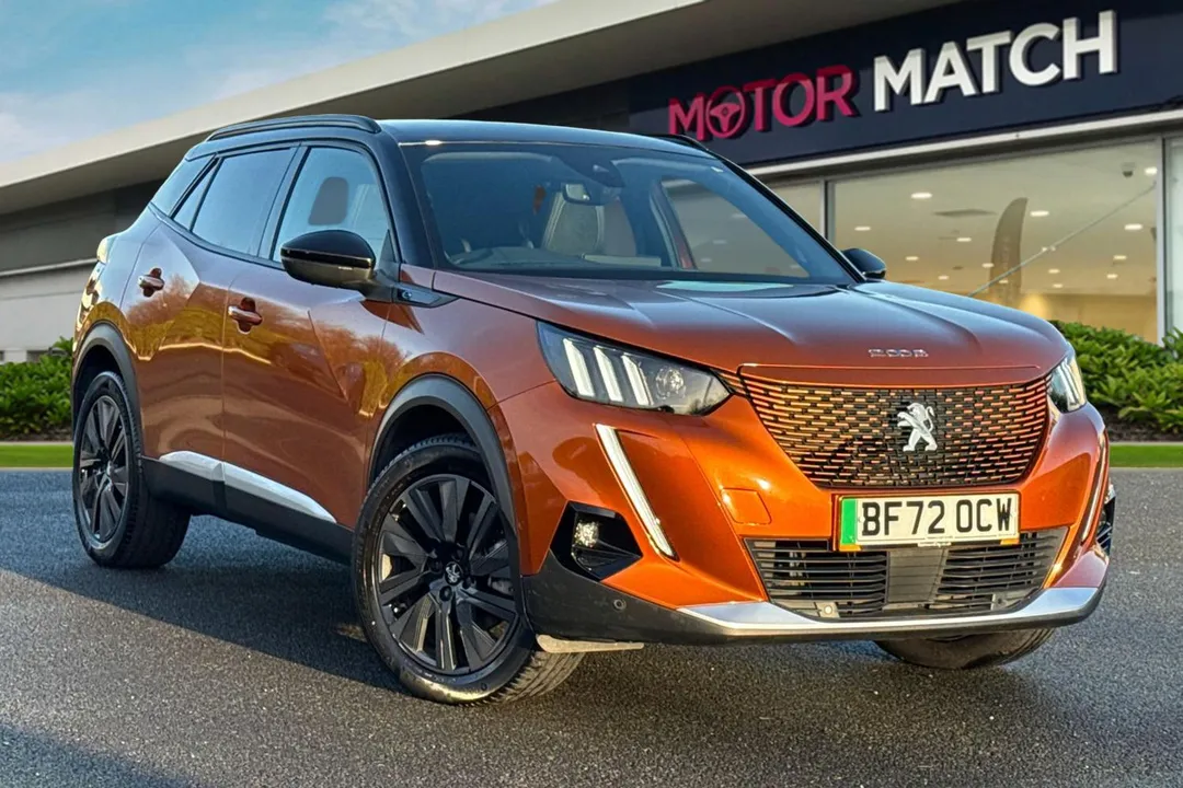 PEUGEOT e-2008 video thumbnail